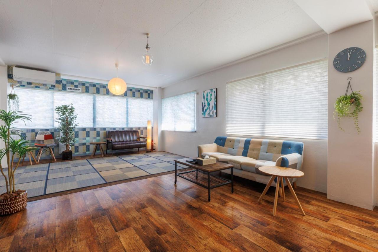 Residential Naha Miebashi Apartment