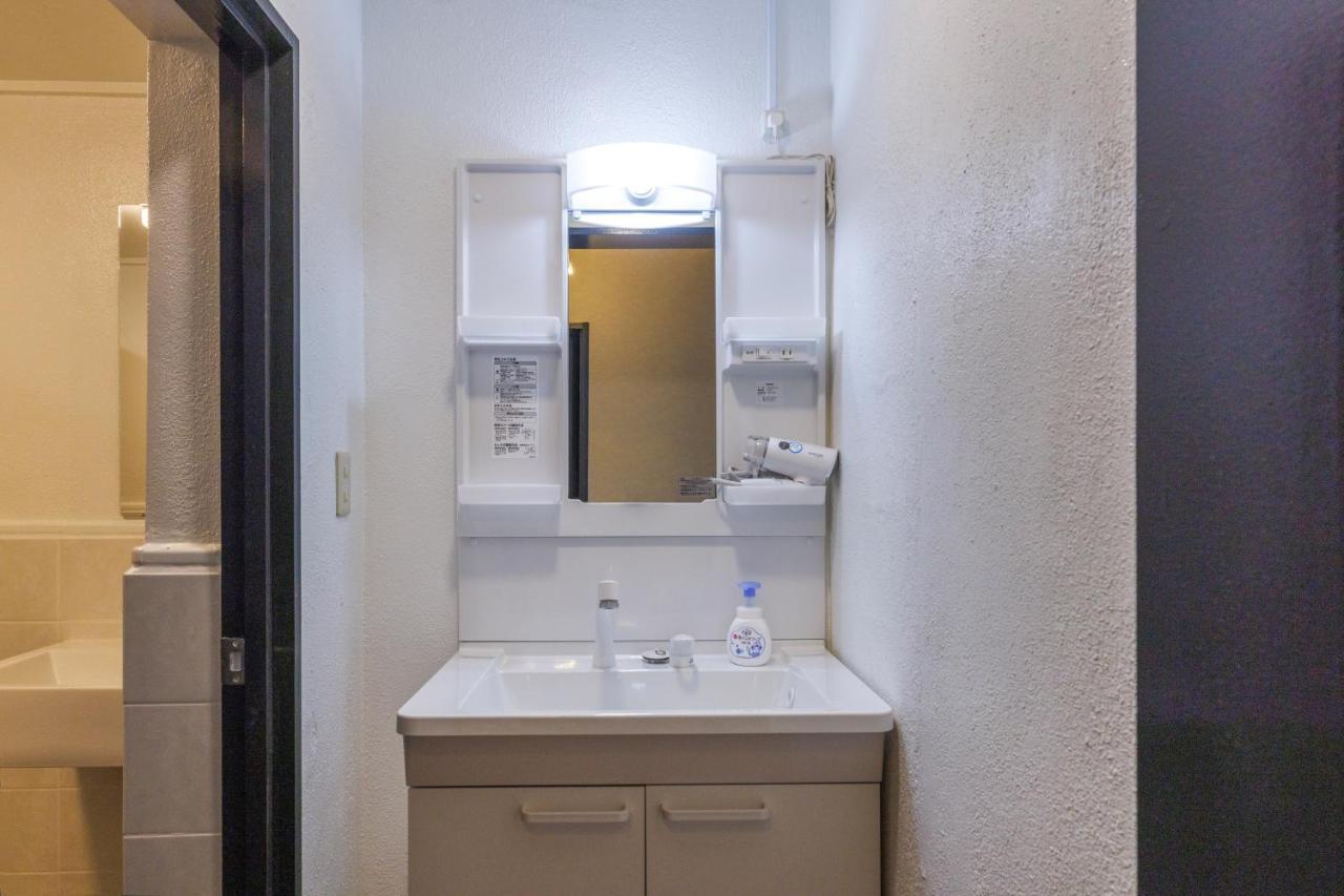 Residential Naha Miebashi Apartment Tomari